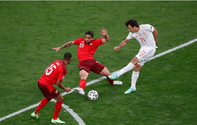 西班牙3-2力克瑞士，小组第一胜算尽在掌握