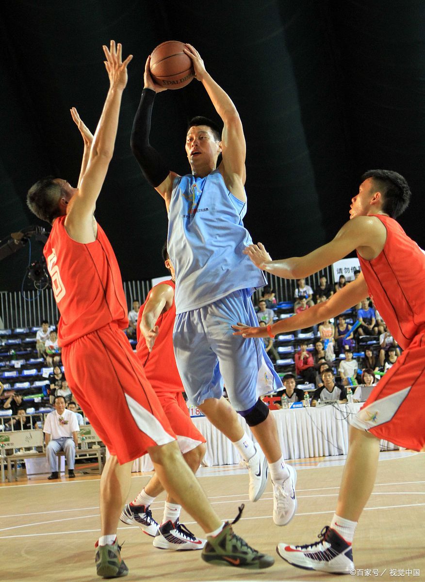 包含球员投篮技术:高难度表演,引发球迷热议的词条 包含球员投篮技术:高难度表演,引发球迷热议的词条