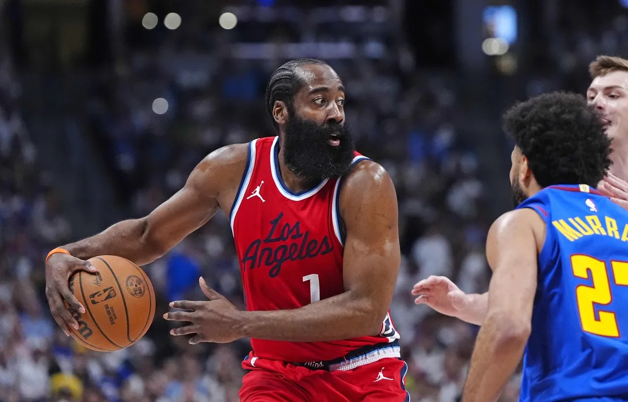 辽宁队翻盘尼克斯，哈登高光表现的简单介绍