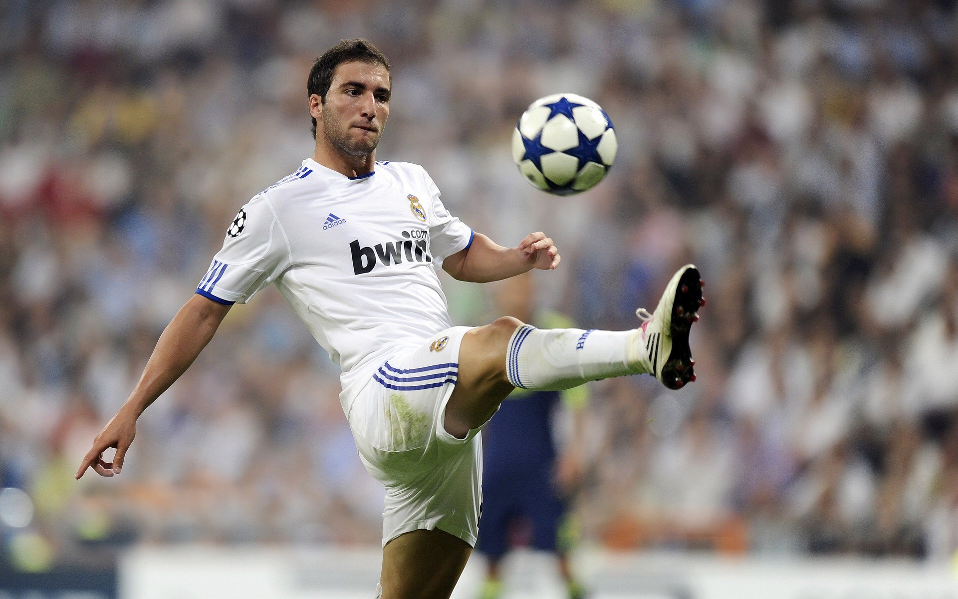 开拓者激战北京队，西亚卡姆全能表演诠释现代篮球锋线答案