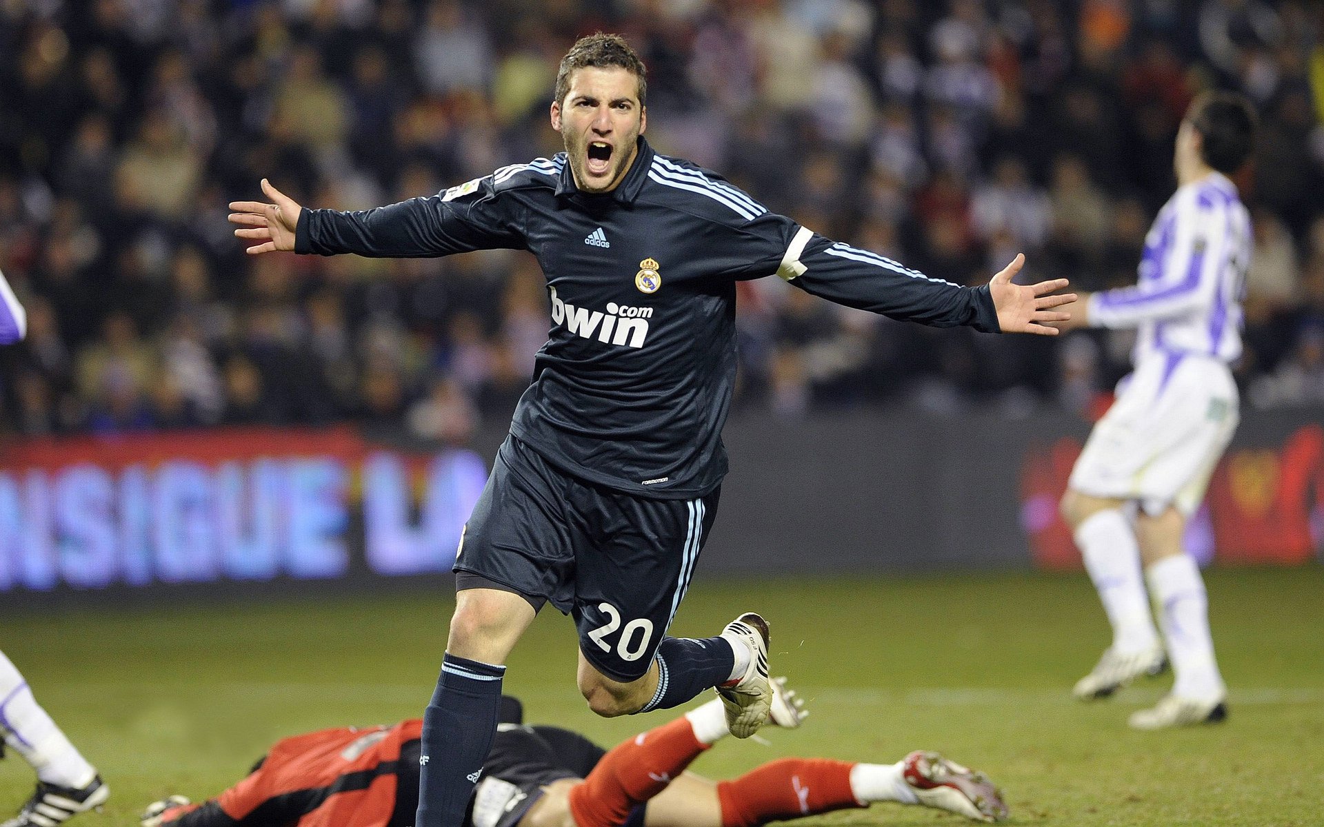 独行侠力克江苏队，西亚卡姆扛起全队，诠释领袖本色